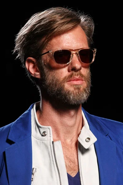 Look 11